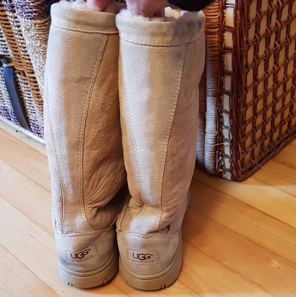 Ugg boots - Picture 6 of 16